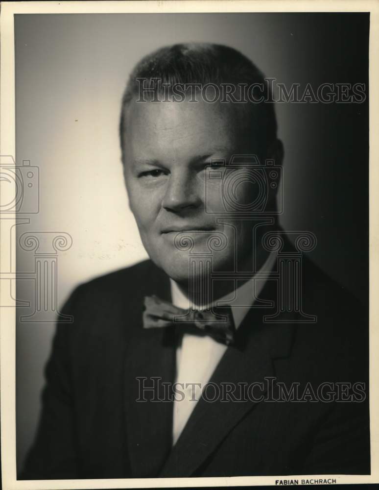 1971 Press Photo J. B. Henderson of Shell Chemical Company - hcb06028