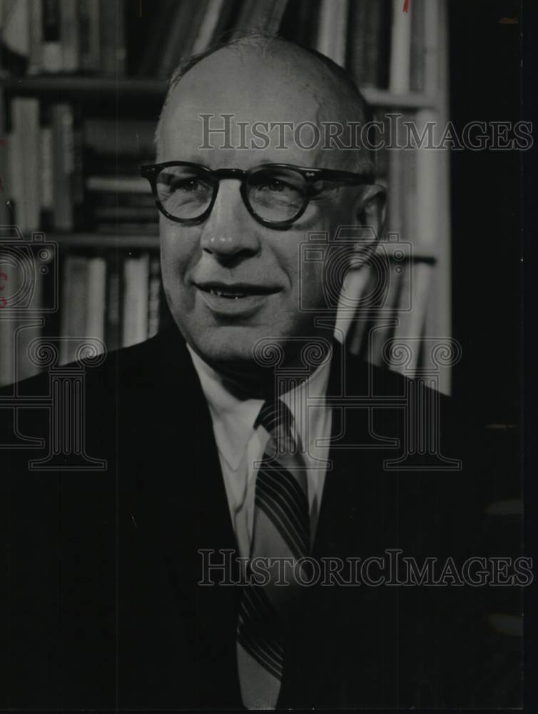 1966 Press Photo Pyke Johnson, Anchor Books editor in chief - hcb11400- Historic Images