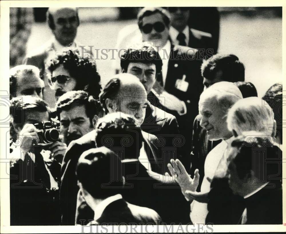 1979 Press Photo President Portillo, dignitaries greet Pope John Paul II, Mexico- Historic Images