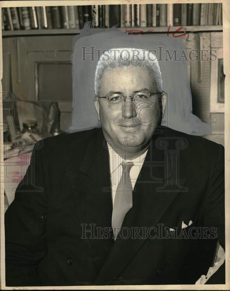 1936 Press Photo Director of the Museum of Natural History Robert A. Vines.- Historic Images