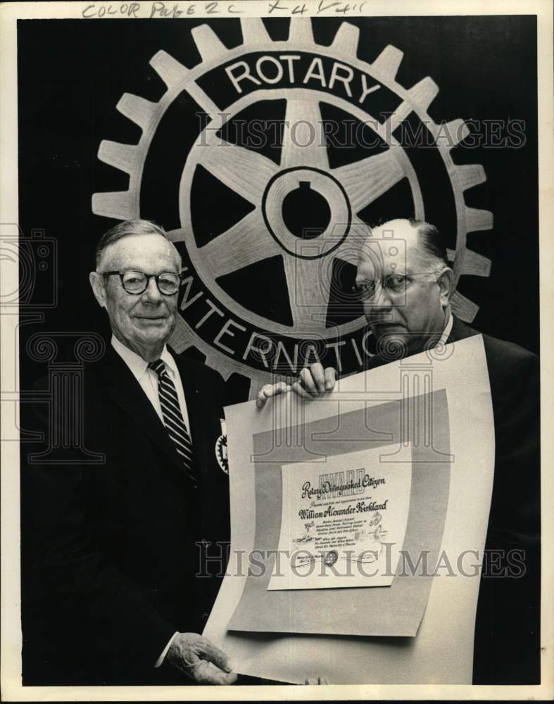 1970 Press Photo William Kirkland receives Rotary Club award from T. Max Davis- Historic Images
