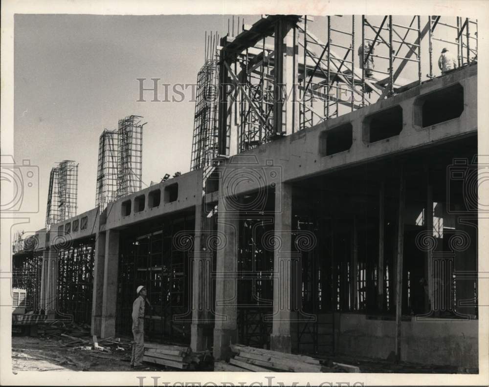 1968 Press Photo Texas Instruments Plant Under Construction in Fort Bend County- Historic Images