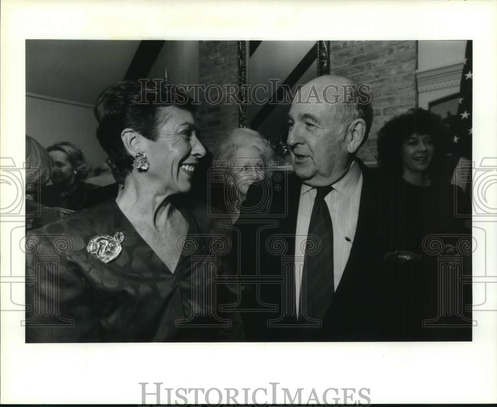 1990 Press Photo June and Bob Lazell of Occidental Chemical Corp. - hcb14776- Historic Images