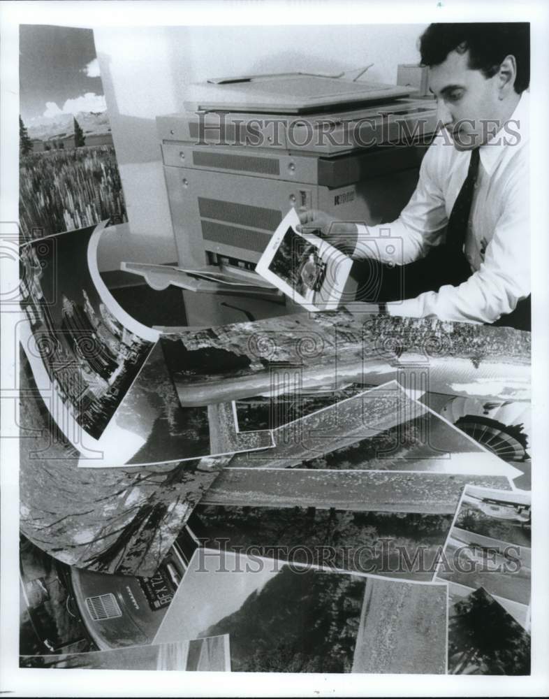 1992 Press Photo Rich Mattina makes color copies by copier in New Jersey office- Historic Images