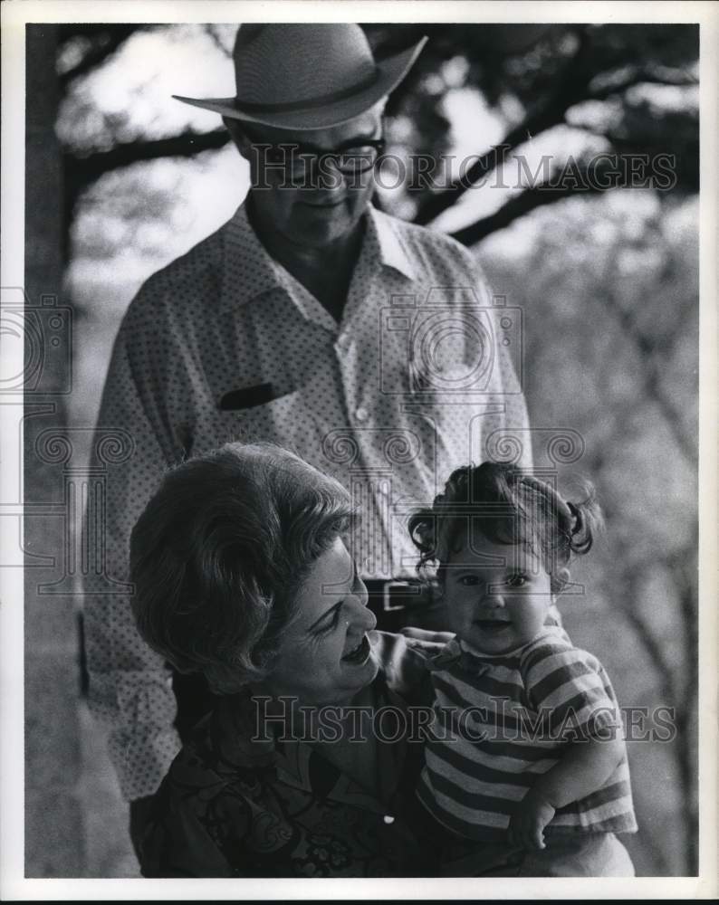 1969 Press Photo Preston and Mrs. Smith with granddaughter. - hcb17641- Historic Images