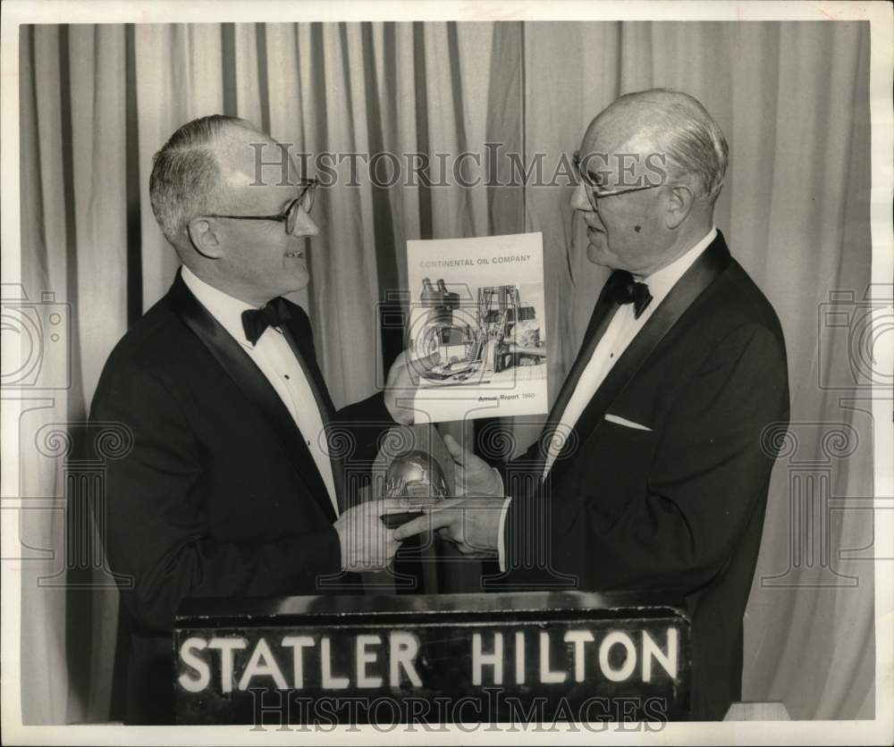 1961 Press Photo John McLean receives "Oscar of Industry" award from R. Anderson
