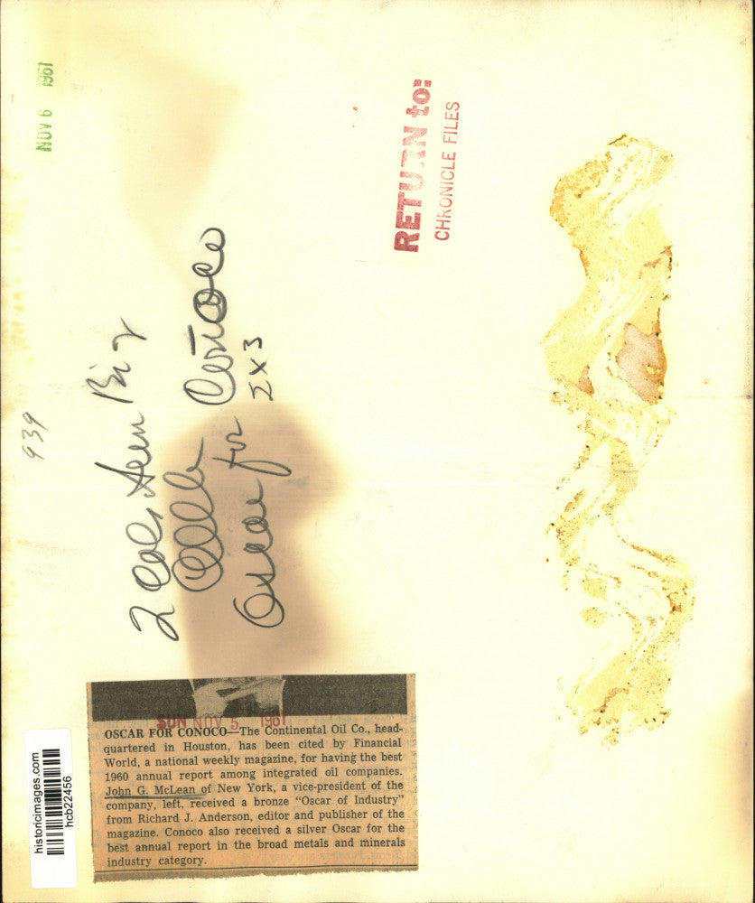 1961 Press Photo John McLean receives "Oscar of Industry" award from R. Anderson