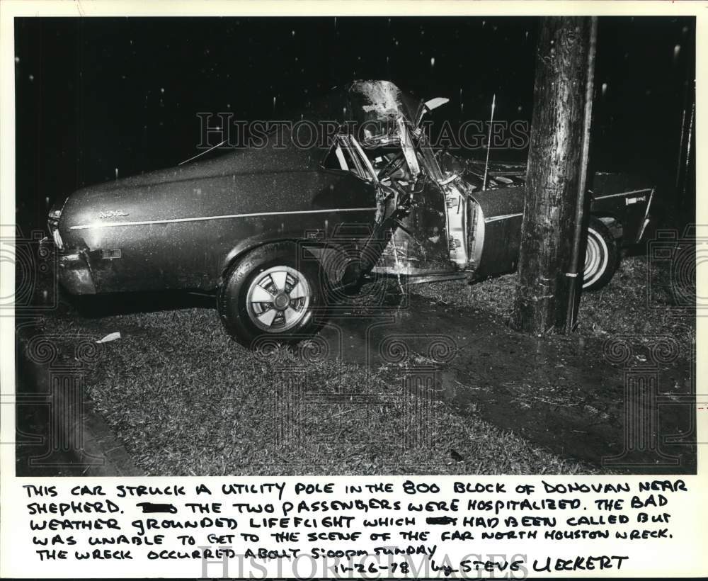 1978 Press Photo Harry Bishop&#39;s car skidded into a pole in 800 Block of Donovan- Historic Images