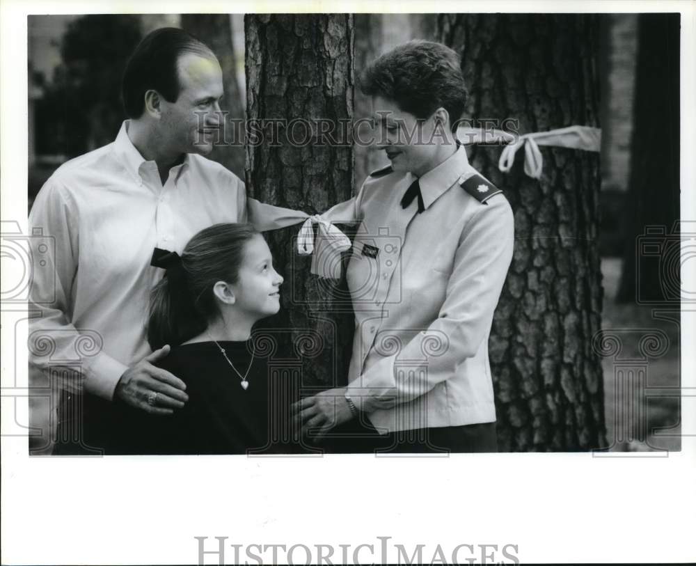 1991 Press Photo Army National Guard&#39;s Colonel Cheryl Stewart with family- Historic Images