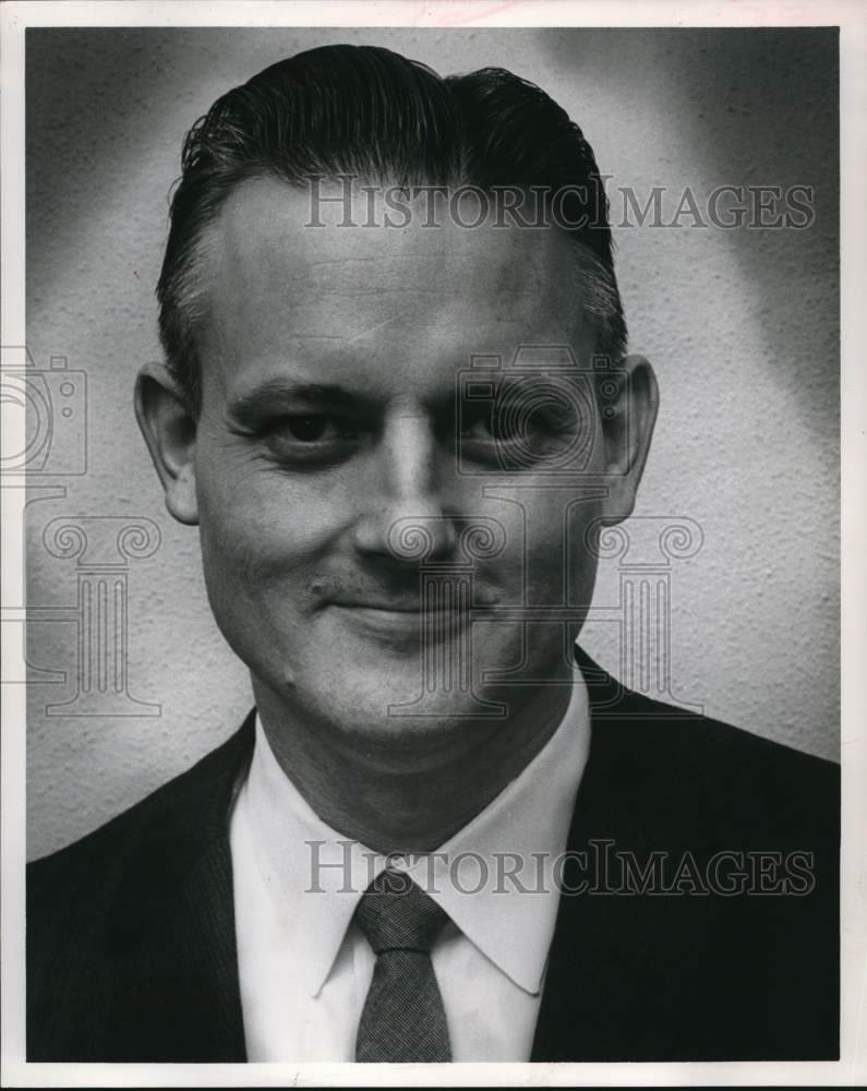 1963 Press Photo H.L. Shrake, Principal of Rucker Elementary School - hcb28248