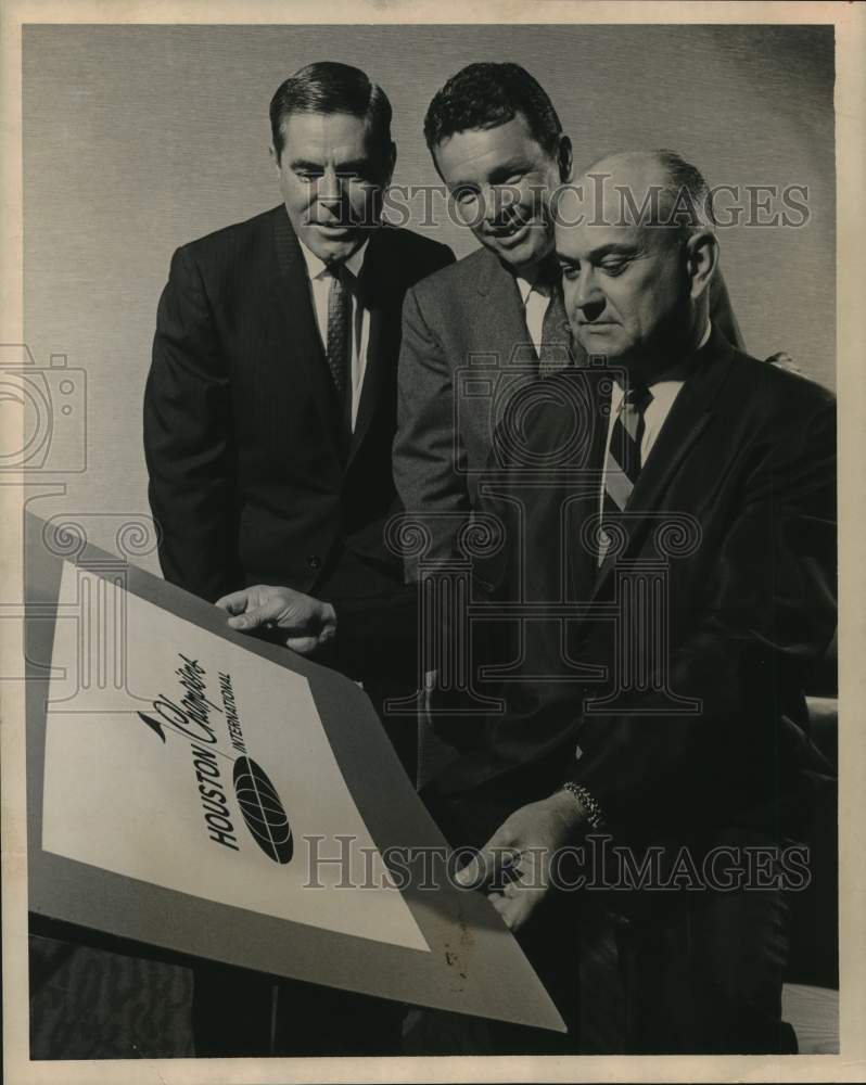 1965 Press Photo Organizers of the International Golf Tournament - hcb29397- Historic Images