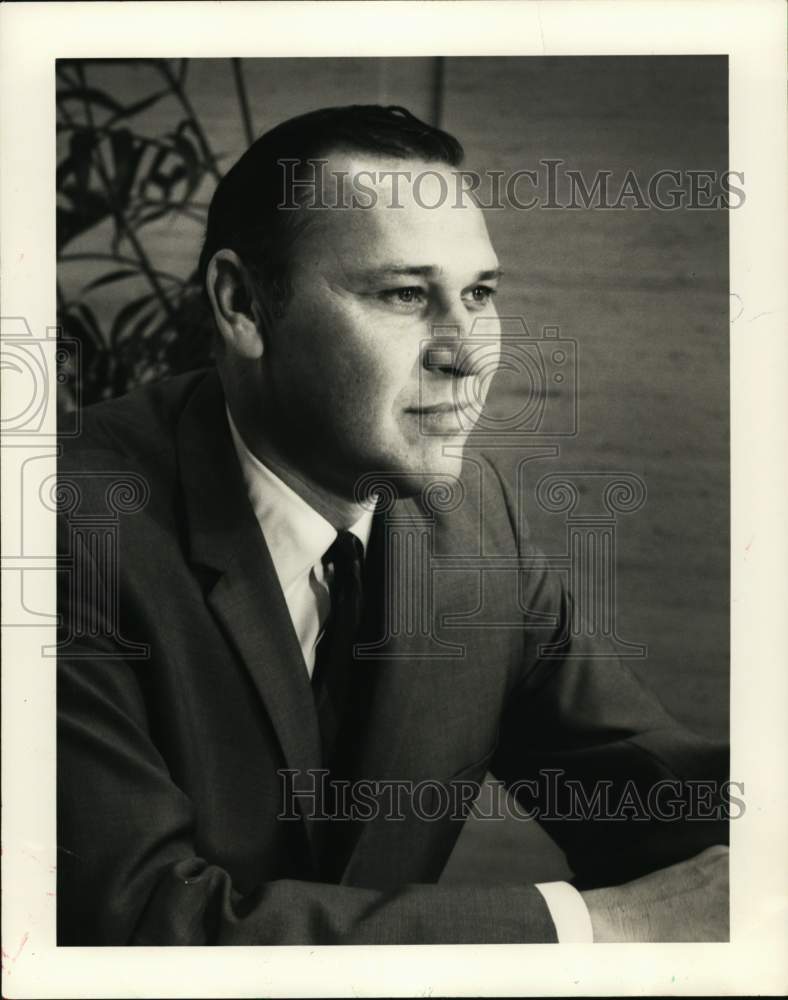 1971 Press Photo Warren Stansberry, president, John L. Wortham &amp; Son Investments- Historic Images