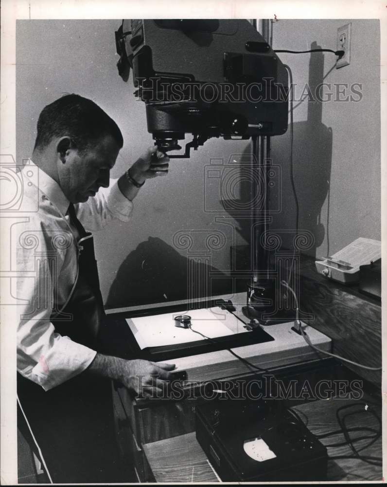 1962 Press Photo Sam Pierson, Chronicle Photographer - hcb32911- Historic Images