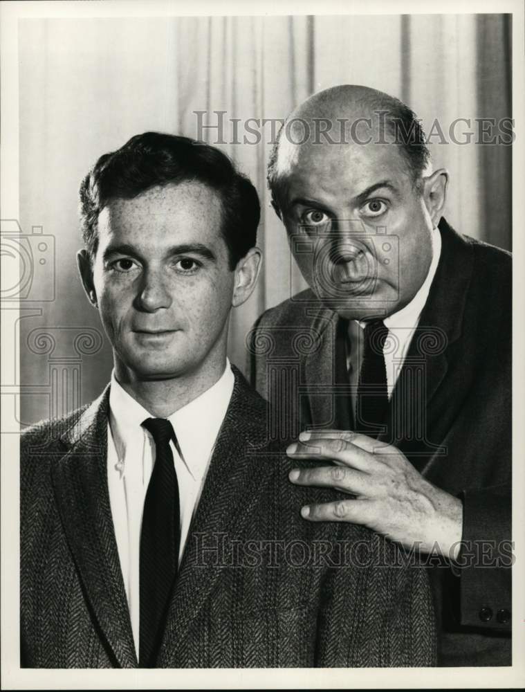 1967 Press Photo Actors Stephen Strimpell and John McGiver - hcb34037- Historic Images