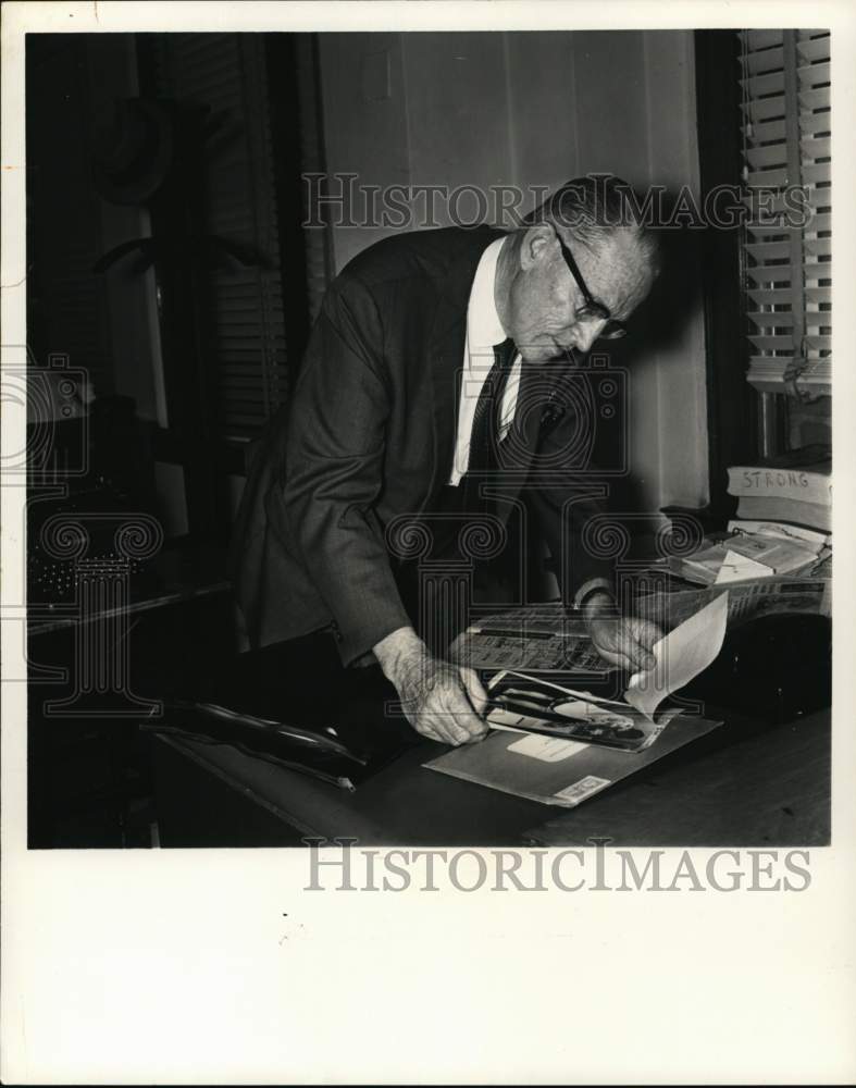 1971 Press Photo Ted Strong of the Houston Chronicle newspaper, Texas- Historic Images