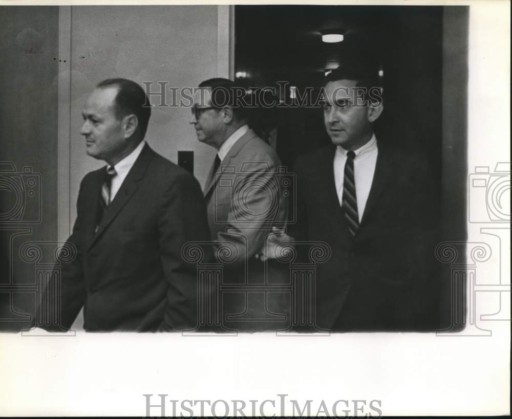 1964 Press Photo Mair Schepps on his way to court - hcb35447- Historic Images