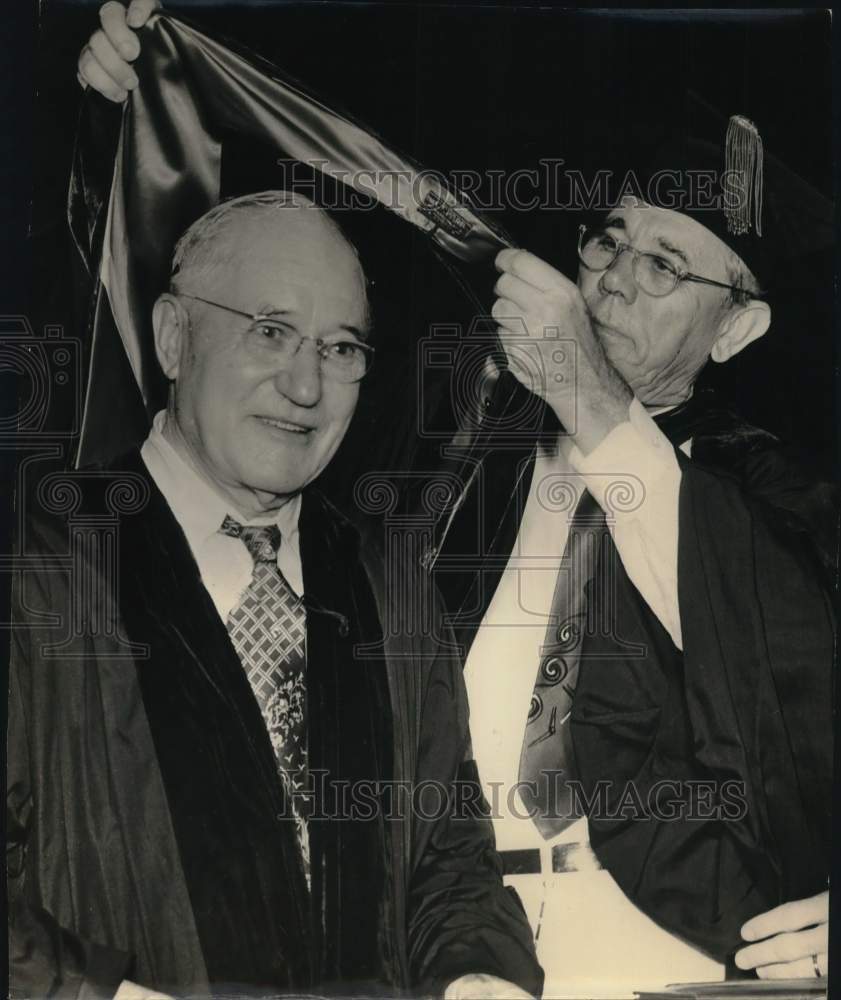 1950 Press Photo Dr. E. E. Oberholtzer - hcb45639- Historic Images