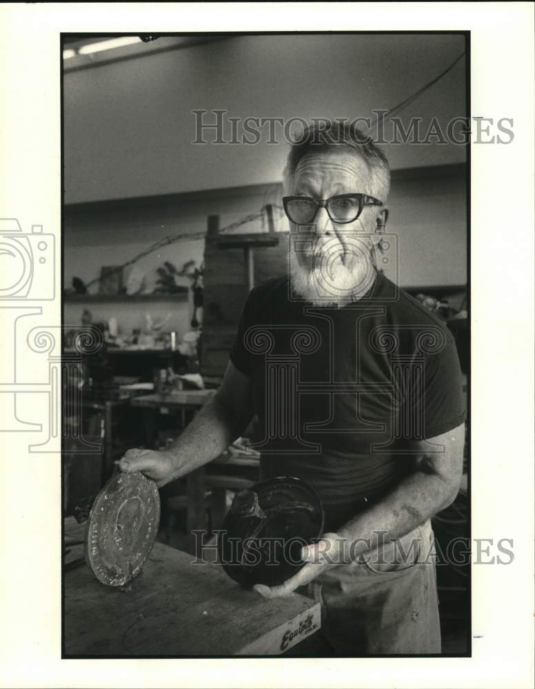 1981 Press Photo Wax Sculpture Instructor David Parsons - hcb45661- Historic Images