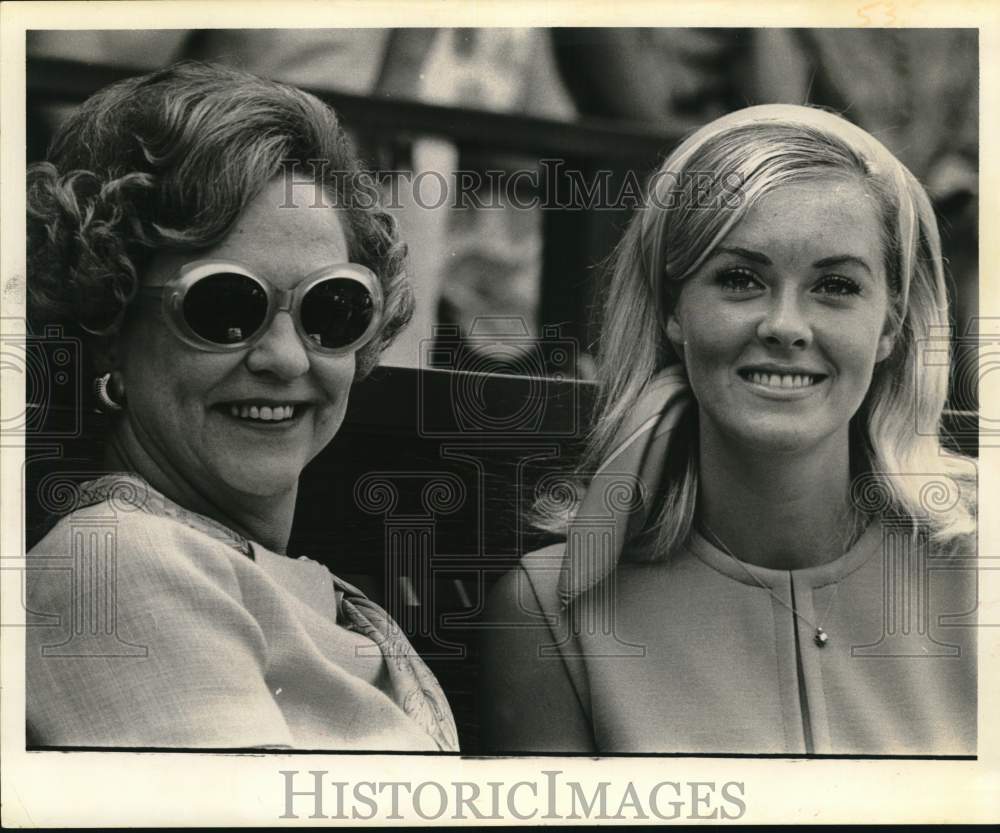 1968 Press Photo Mrs. Lovett Abercrombie, Mrs. Richard Olsen at tournament- Historic Images