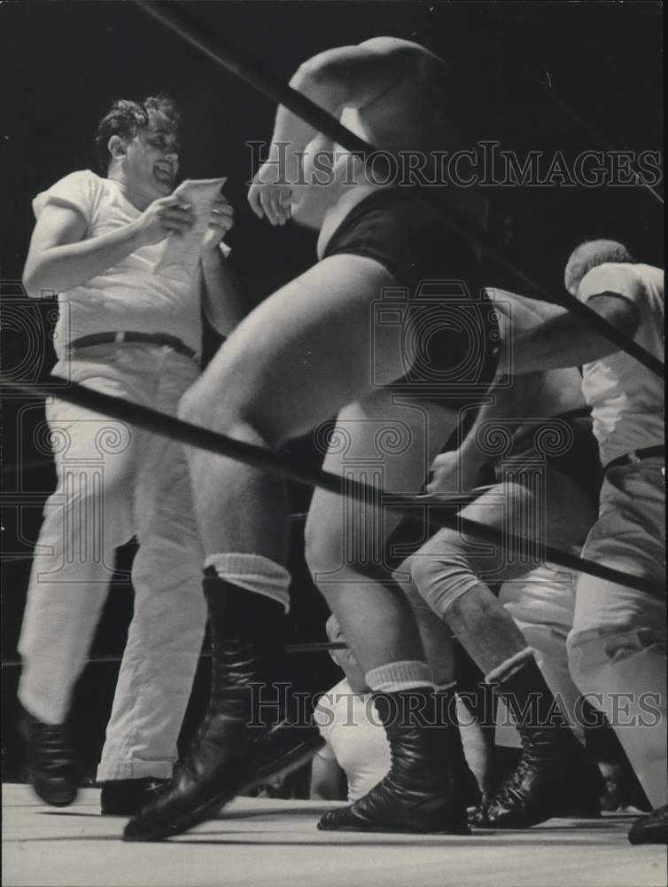 1966 Press Photo Wells Twombly in the ring during a wrestling match in Houston.- Historic Images