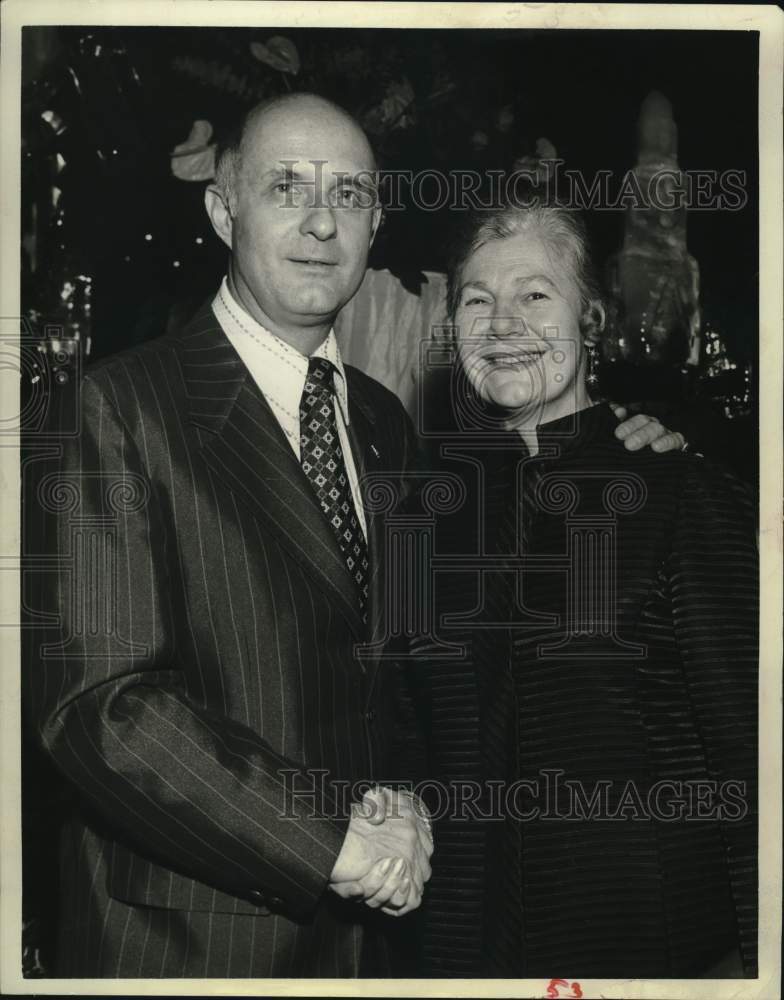 1973 Press Photo General Tom Stafford and his Russian teacher, Nina Dela Cruz