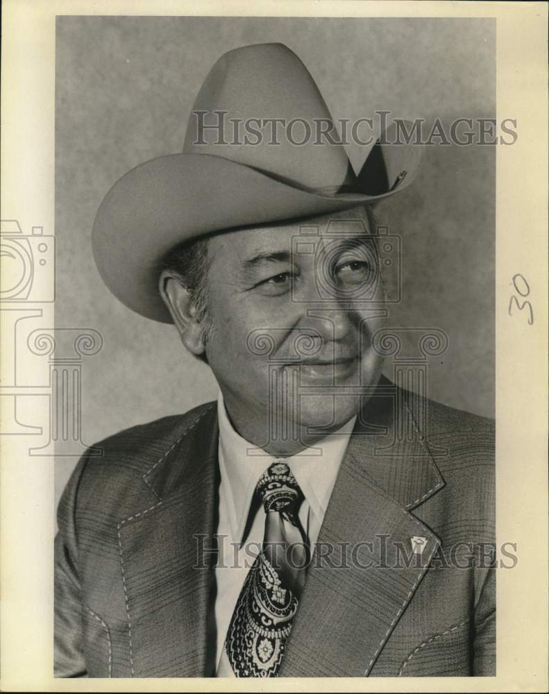 1975 Press Photo M.S. &quot;Dude&quot; Parmley, chief electrical inspector, Houston, Texas- Historic Images