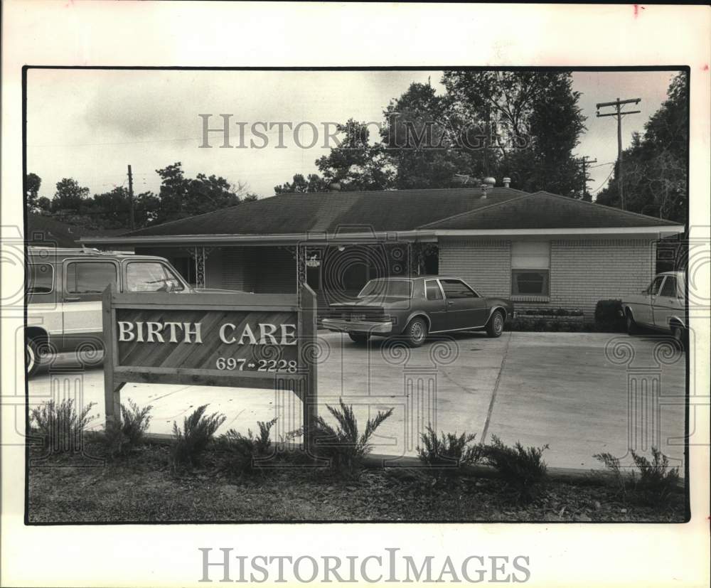 1984 Press Photo Dr. John H. Williams, physician- Birth Care Center - hcb49778- Historic Images