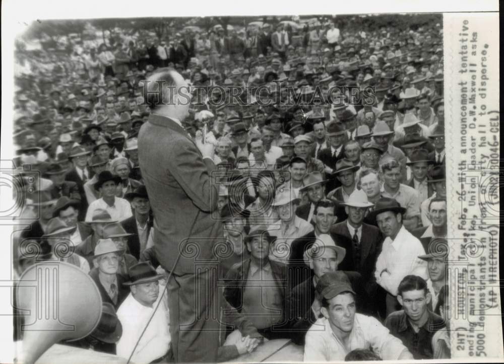 1946 Press Photo Union Leader D.W. Maxwell at Strike in Houston, Texas- Historic Images