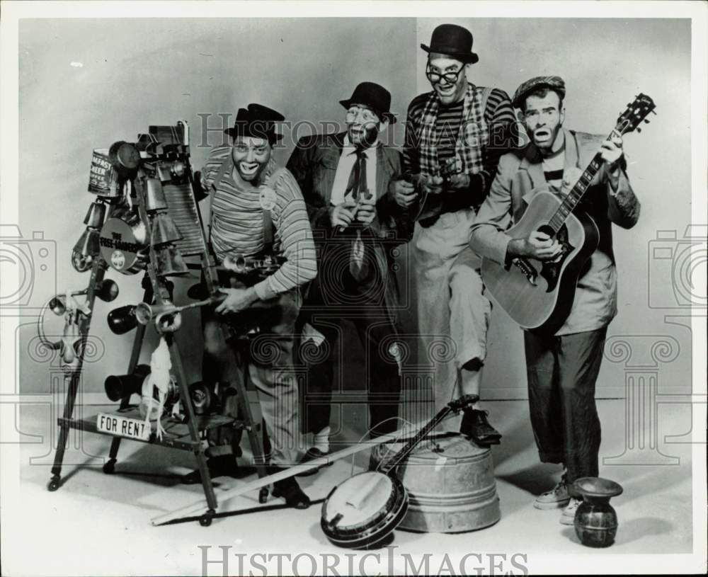 1980 Press Photo Freeloaders entertainment group. - hcb55258- Historic Images