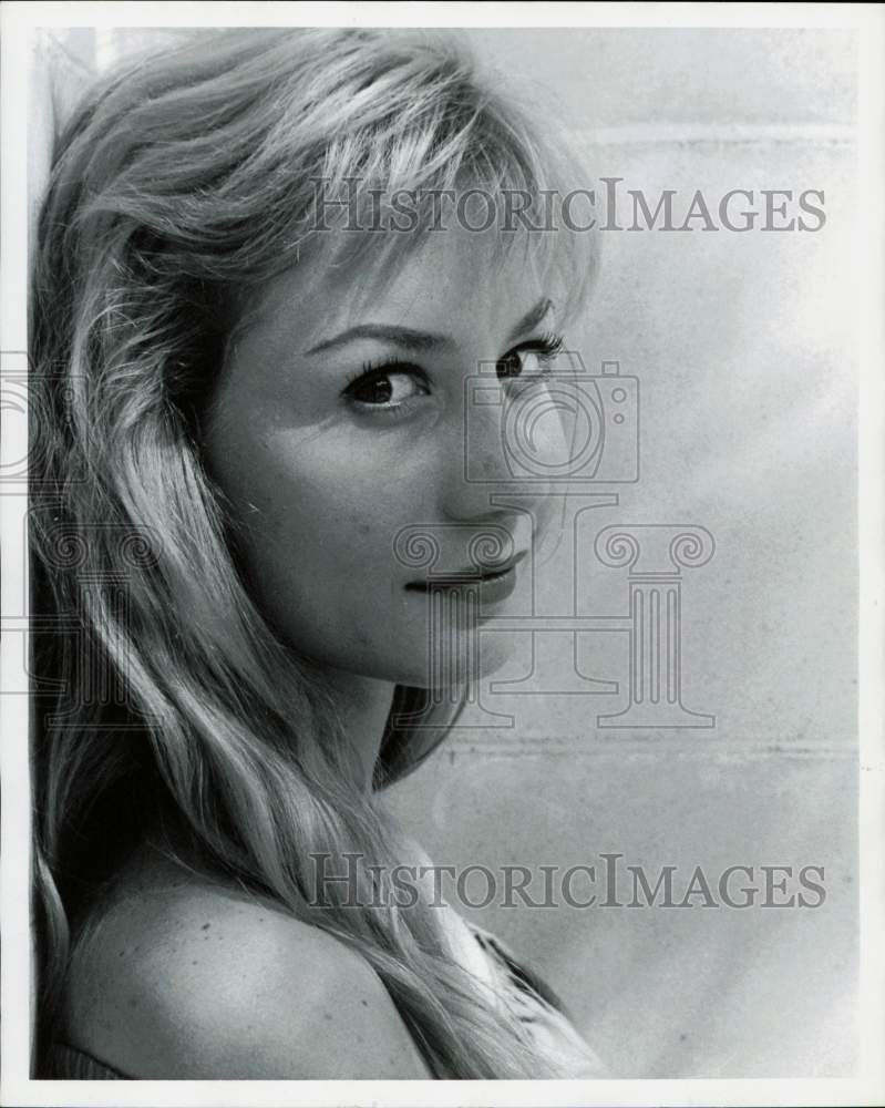 1963 Press Photo Ginger Wright, Alley Theatre resident staff member. - hcb55420- Historic Images