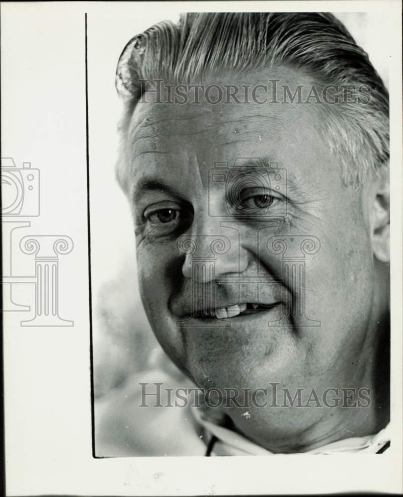 1966 Press Photo Robert Wise, movie director, visits Houston. - hcb554 ...