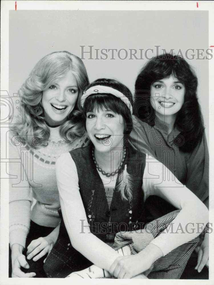 1981 Press Photo Deena Freeman with cast of "Too Close For Comfort," on ABC-TV.- Historic Images