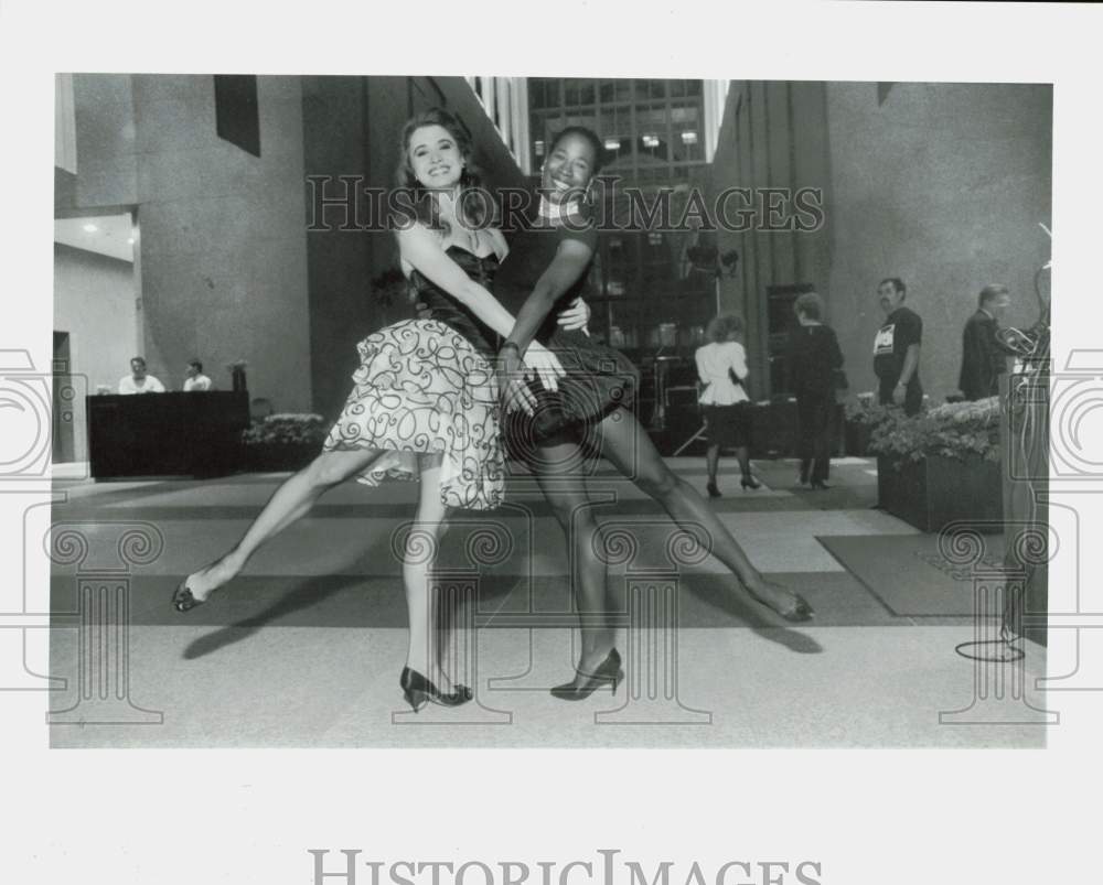 1989 Press Photo Houston ballet dancers Janie Parker and Lauren Anderson dancing- Historic Images