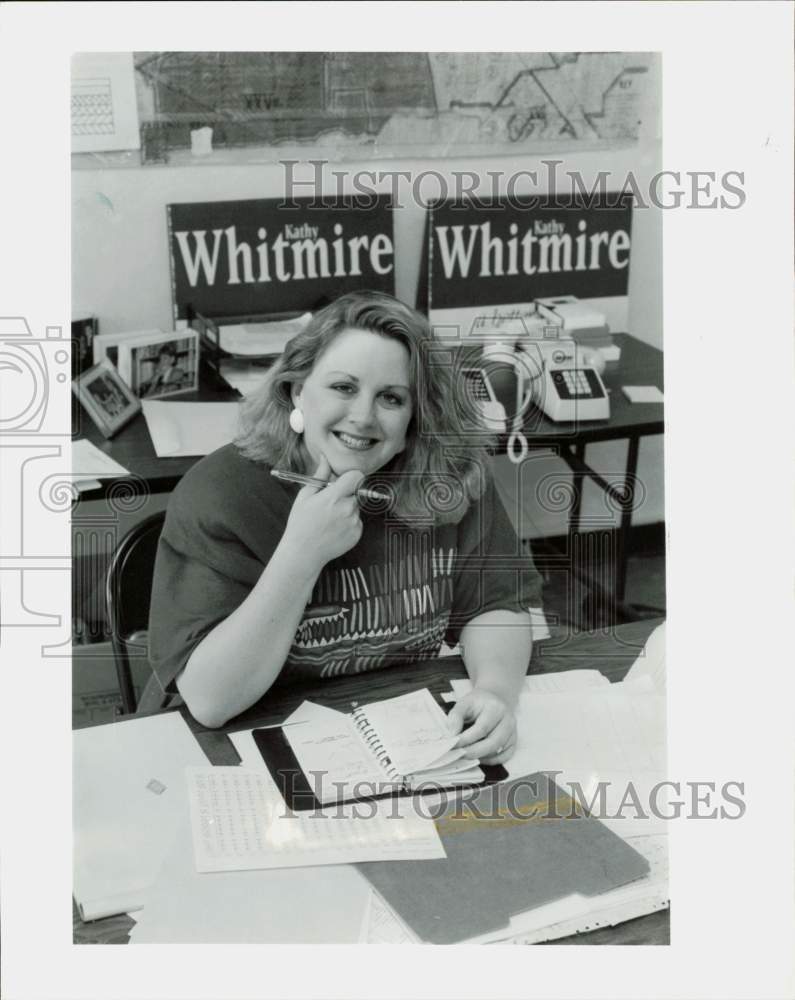 1989 Press Photo Margaret Wilson, campaign manager for Kathy Whitmire at desk- Historic Images