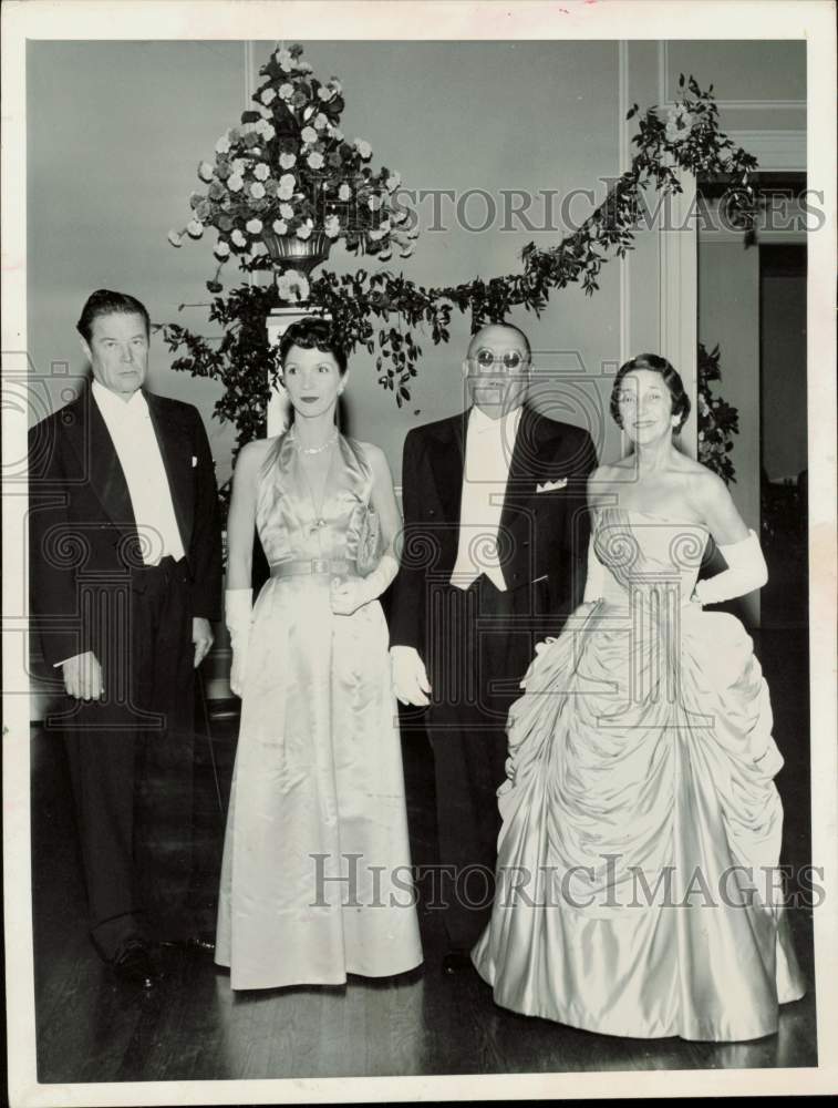 1958 Press Photo Mrs. &amp; Mrs. Lloyd Hilton Smith, the Philip Browns attend event- Historic Images