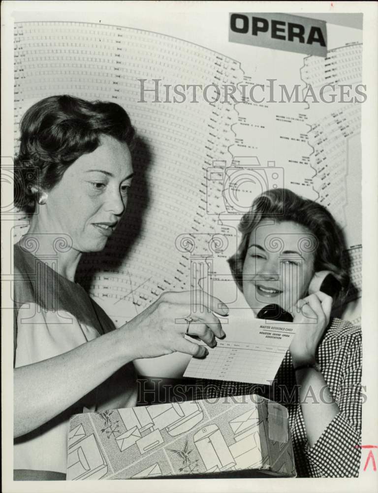 1966 Press Photo Opera volunteers Mmes. Marshall Wells, R.W. Goodman plan event- Historic Images