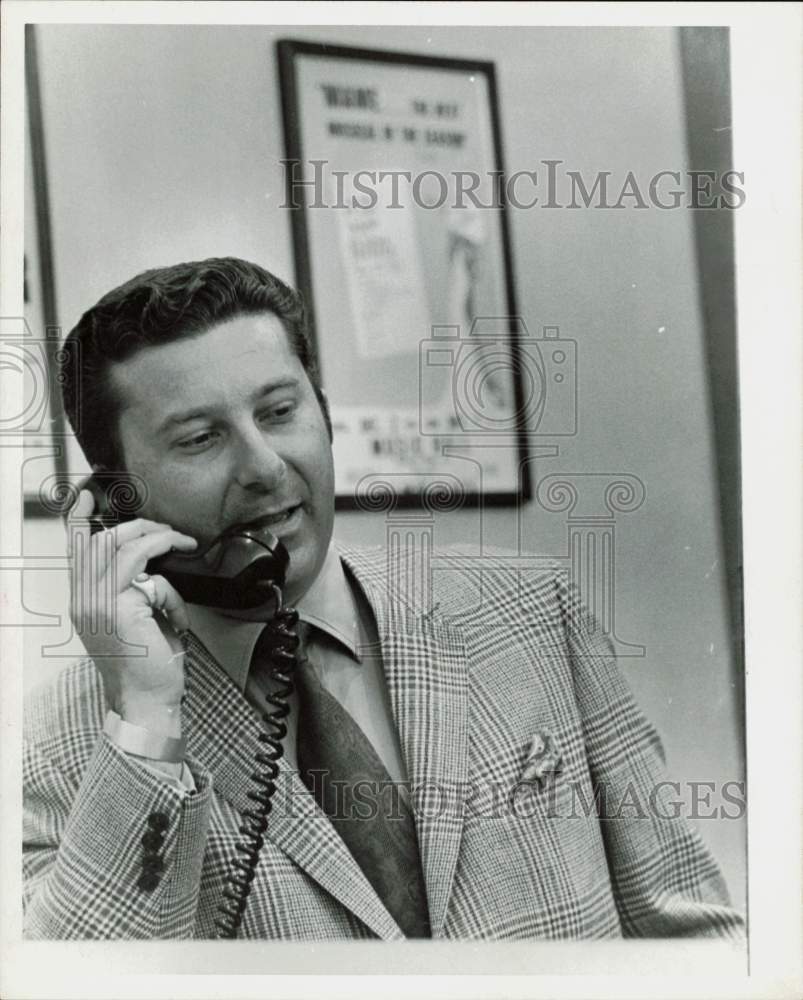 1969 Press Photo Art Squires, theater producer talks on telephone in Houston- Historic Images