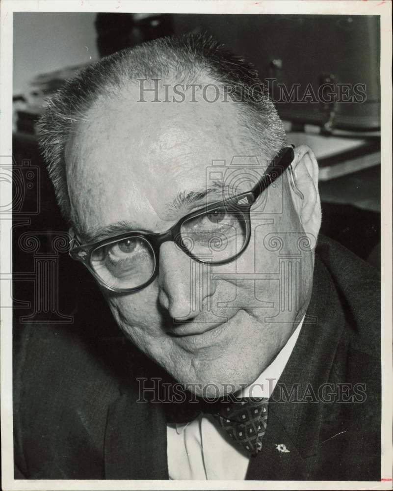 1965 Press Photo Robert Turrentine, Automated Microfilm consultant for firm.- Historic Images