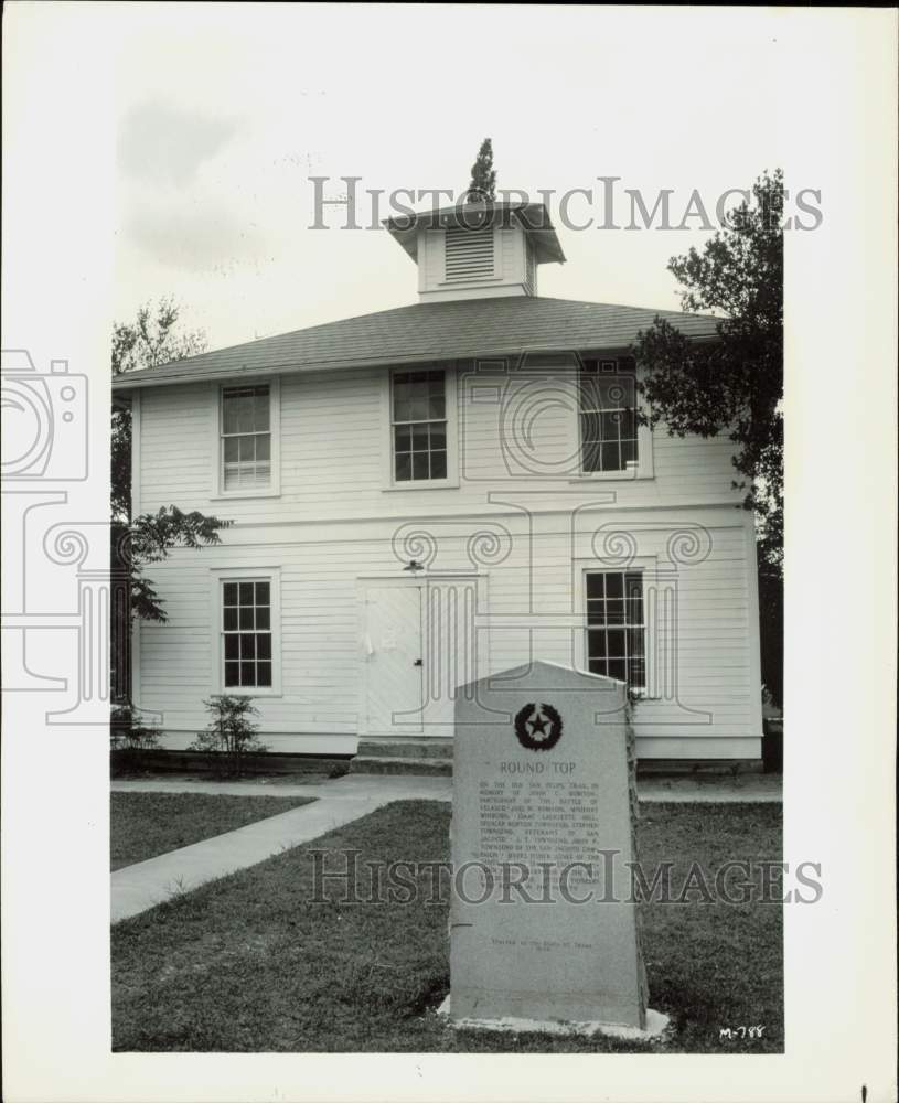 1981 Press Photo Town Hall Square in historic Round Top, Texas. - hcb56898- Historic Images