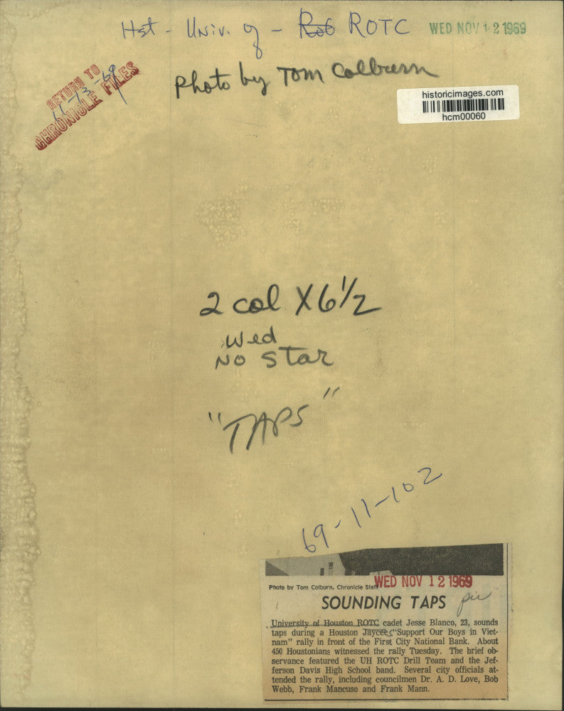 1969 Press Photo University of Houston ROTC cadet Jesse Blanco plays at rally