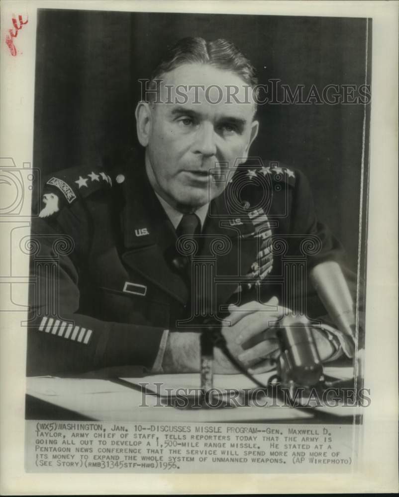 1956 Press Photo General Maxwell Taylor at DC news conference; unmanned weapons