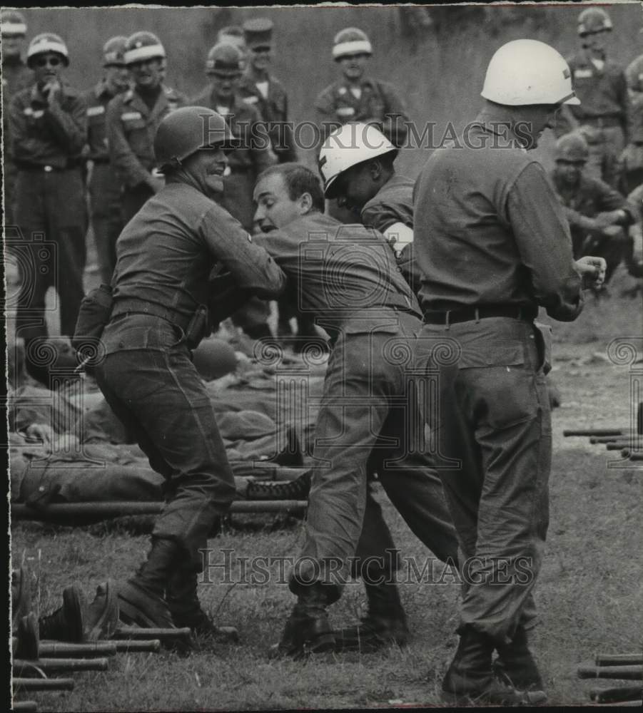 1962 Press Photo Brooke Army Medical Center Field Service School training, TX
