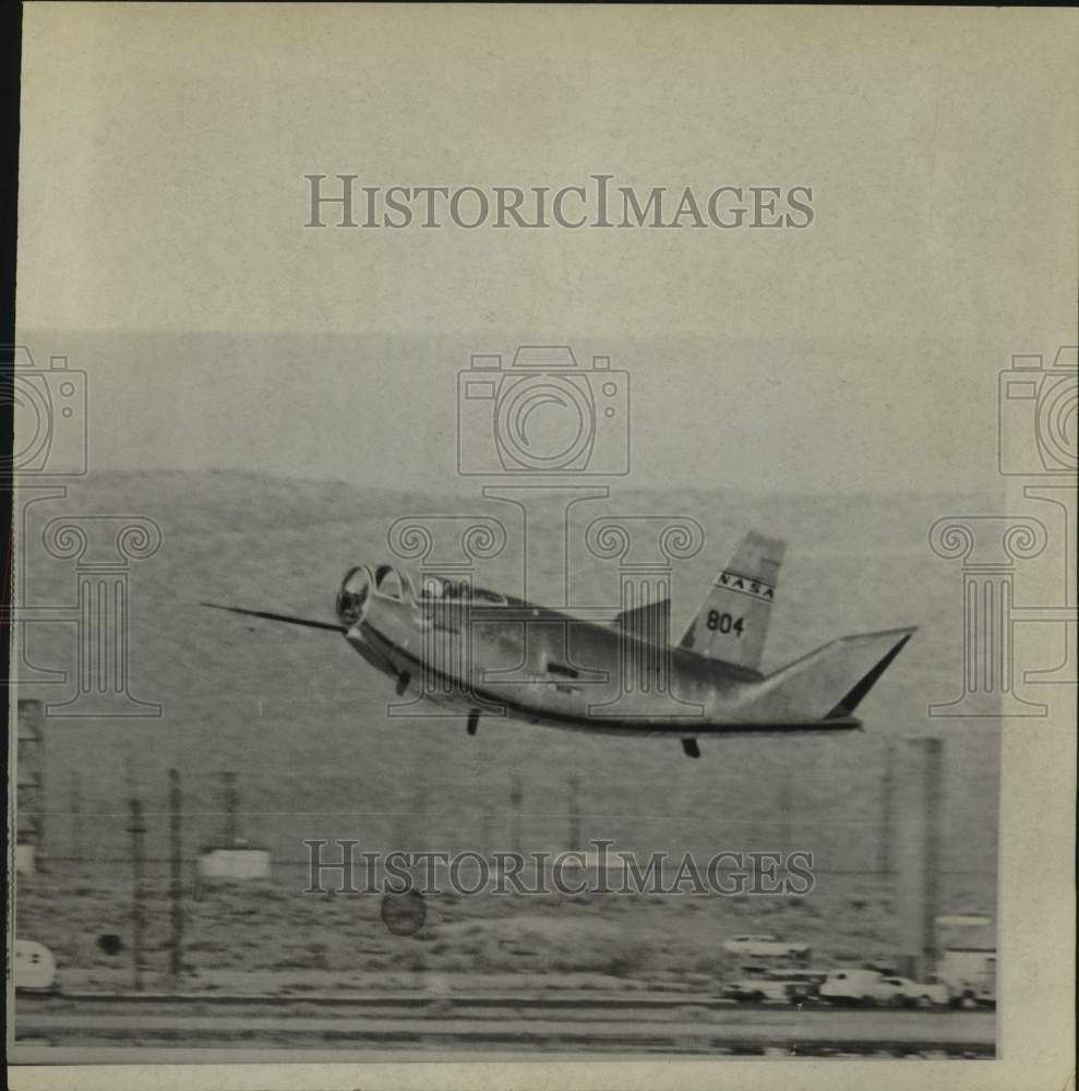 1966 Press Photo NASA's HL-10 experiment airplane- No wings - Edwards AFB