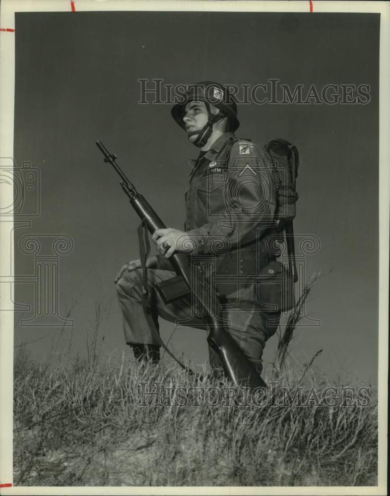 1961 Press Photo U.S. Army infantry soldier - "This Is The Army, 61" - hcm00316