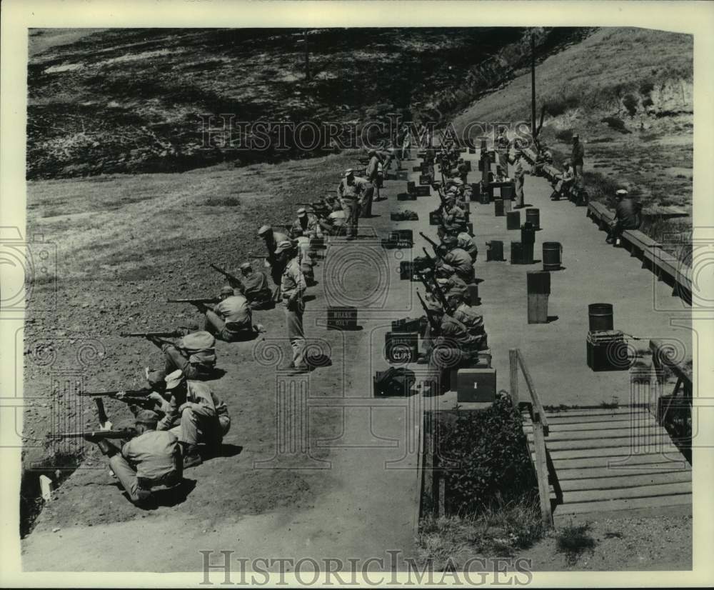 1953 Press Photo Houston 6th Infantry Marine Reserves practice marksmanship; CA