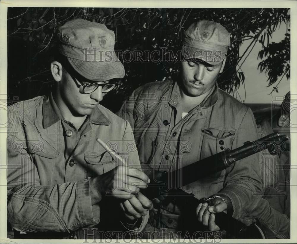 1953 Press Photo Brothers, Pvts Richard & Andrew Holley; Houston Marine Reserves