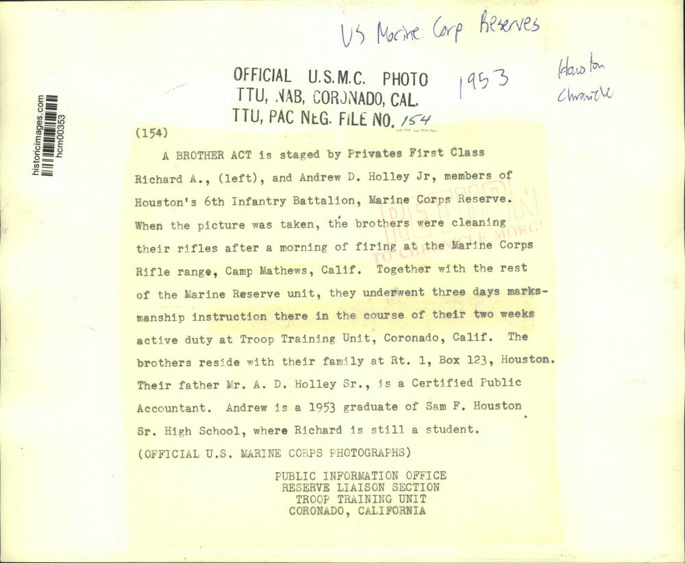 1953 Press Photo Brothers, Pvts Richard & Andrew Holley; Houston Marine Reserves