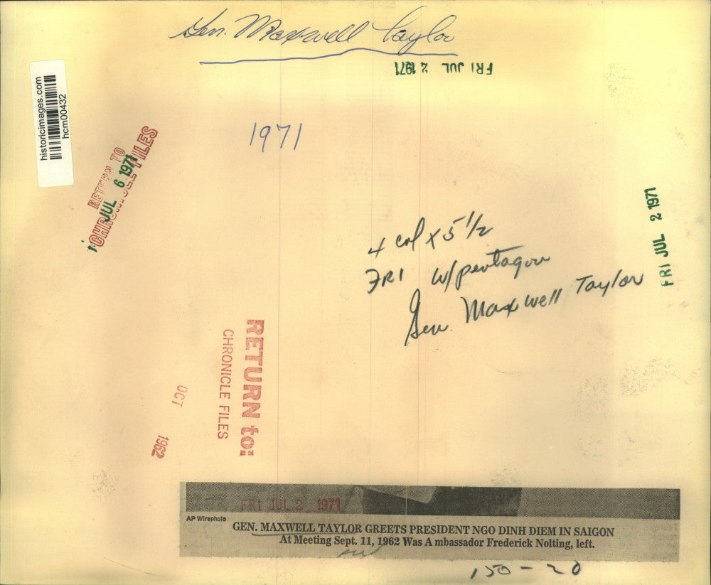 1962 Press Photo Gen. Maxwell Taylor greets President Ngo Dinh Diem in Saigon