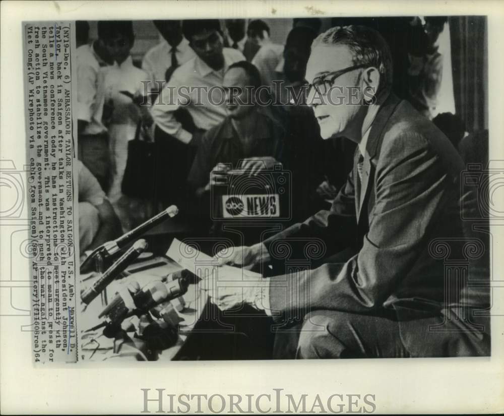 1964 Press Photo Ambassador Maxwell Taylor at news conference in Saigon