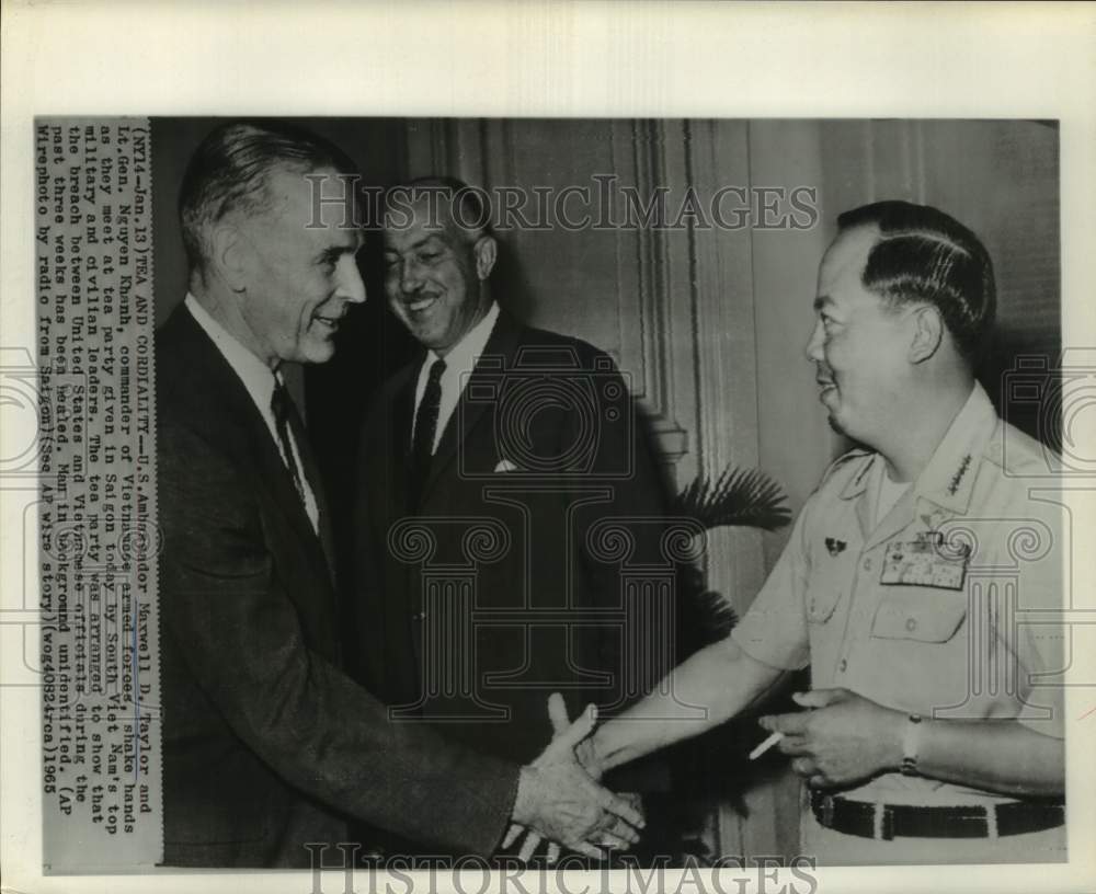 1965 Press Photo Ambassador Maxwell Taylor & Lt. Gen. Nguyen Khanh in Saigon